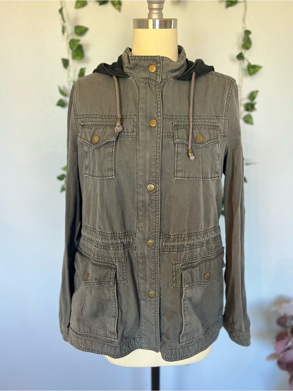 Ambition Green Cotton Hooded Utility Jacket Size M Adjustable Drawstring Waist